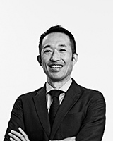 山名 慶 氏