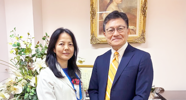 左：もりの医院 副院長 東 照代 先生、右：田村（ヘルシーパス代表）